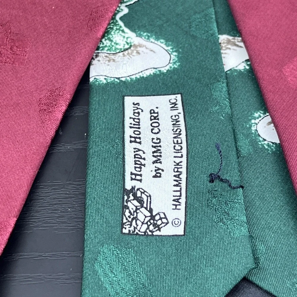Hallmark Yule Tie Greetings‎ Golf Santa Christmas Necktie 56
